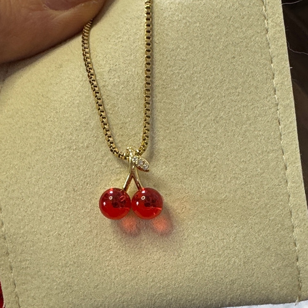 Solarié Select Club Cherry Pendant Necklace Gold Tone NIB Y2K 🍒 - Picture 5 of 9